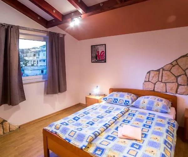 Apartament Sanic 518 *