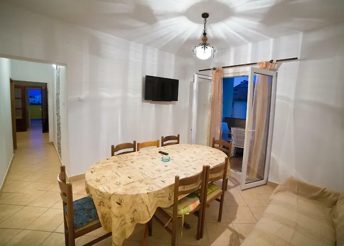 Apartament Sanic 518 *