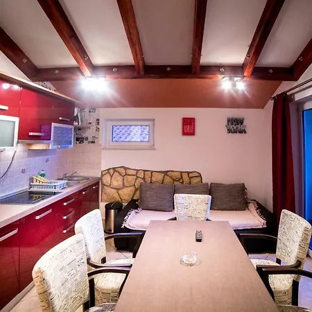 Sanic 518 Appartement *